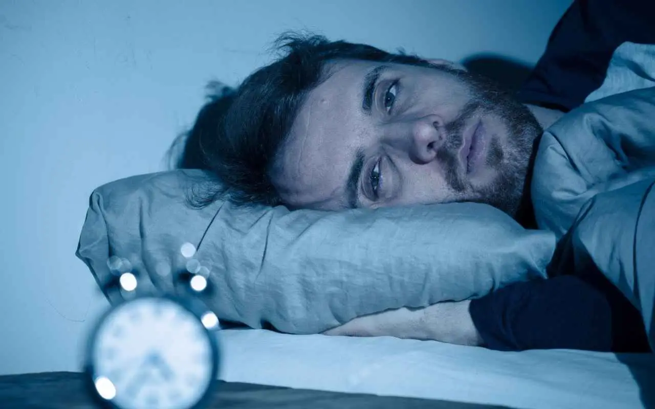 Assumi sonniferi e ti senti stanco al risveglio? Ecco cosa succede e perché Immagine selezionata