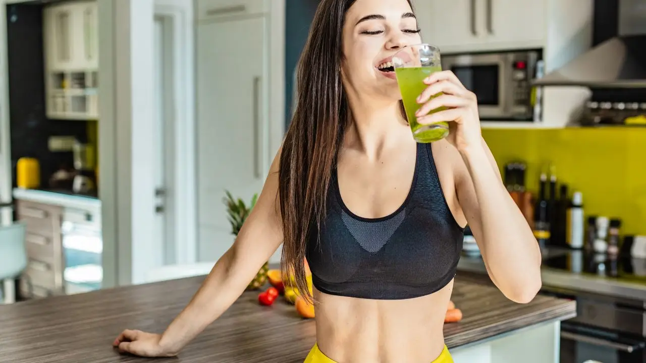 La bibita considerata salutare che può farti ingrassare come una cola: attenzione alle scelte quotidiane Immagine selezionata