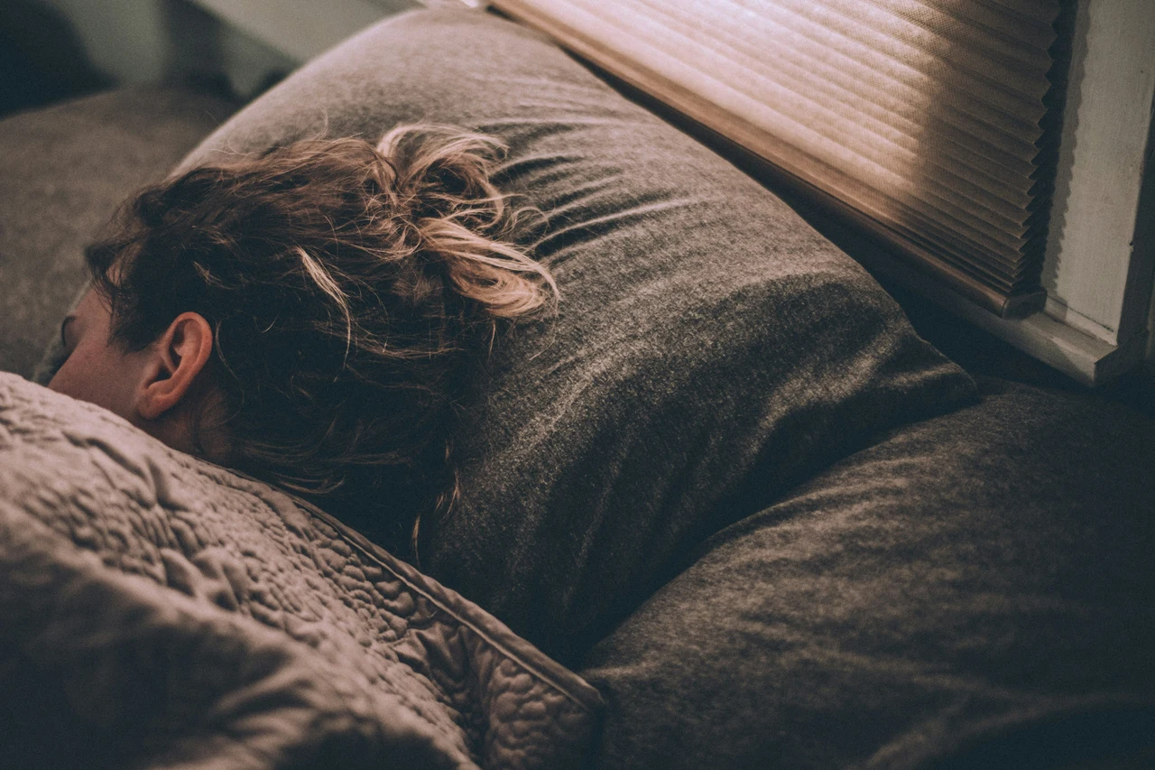 L’errore che rovina il sonno: lo fanno tutti prima di dormire L’errore che rovina il sonno: lo fanno tutti prima di dormire